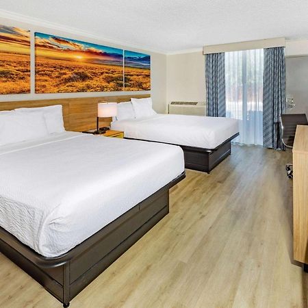 Days Inn By Wyndham Del Rio Eksteriør billede