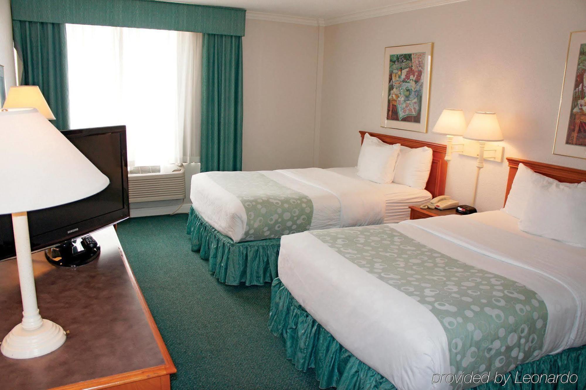 Days Inn By Wyndham Del Rio Eksteriør billede